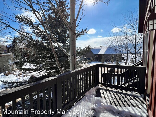Building Photo - 2 br, 2 bath House - 359 Keetley Station C...