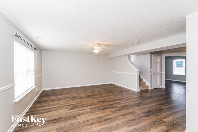 Building Photo - 1255 Fiesta Dr