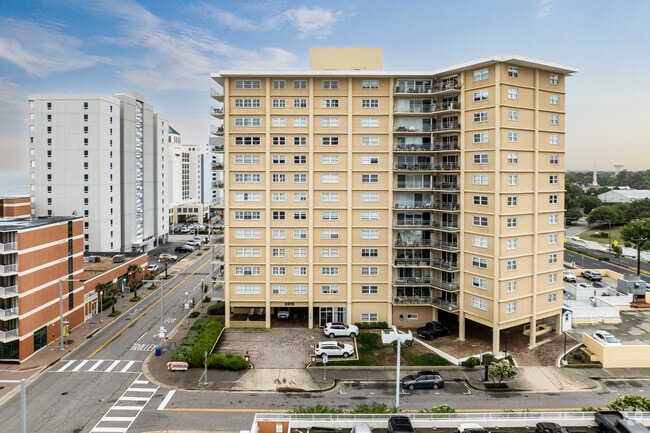 Building Photo - Virginia House