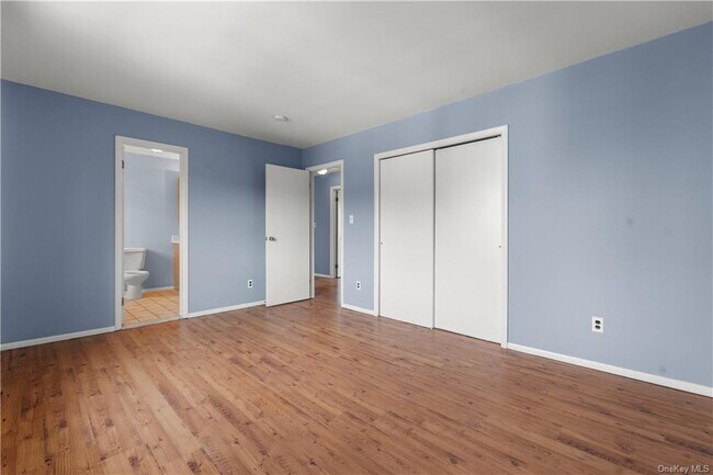 Foto del edificio - 8 Parker Pl