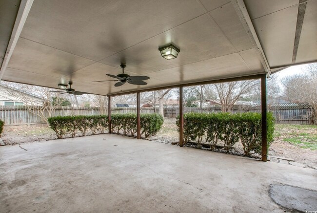 Foto del edificio - 6319 Stirrup Ln
