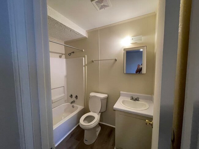 Building Photo - 6020 Macaw Ct