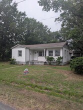 Building Photo - 3500 S Poplar St