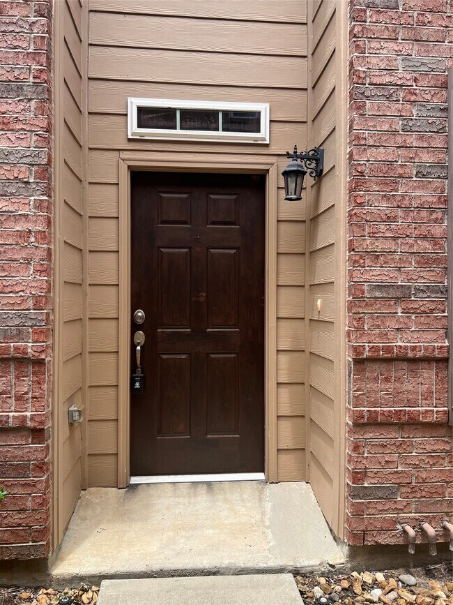 Foto del edificio - 1214 Glenwood Canyon Ln