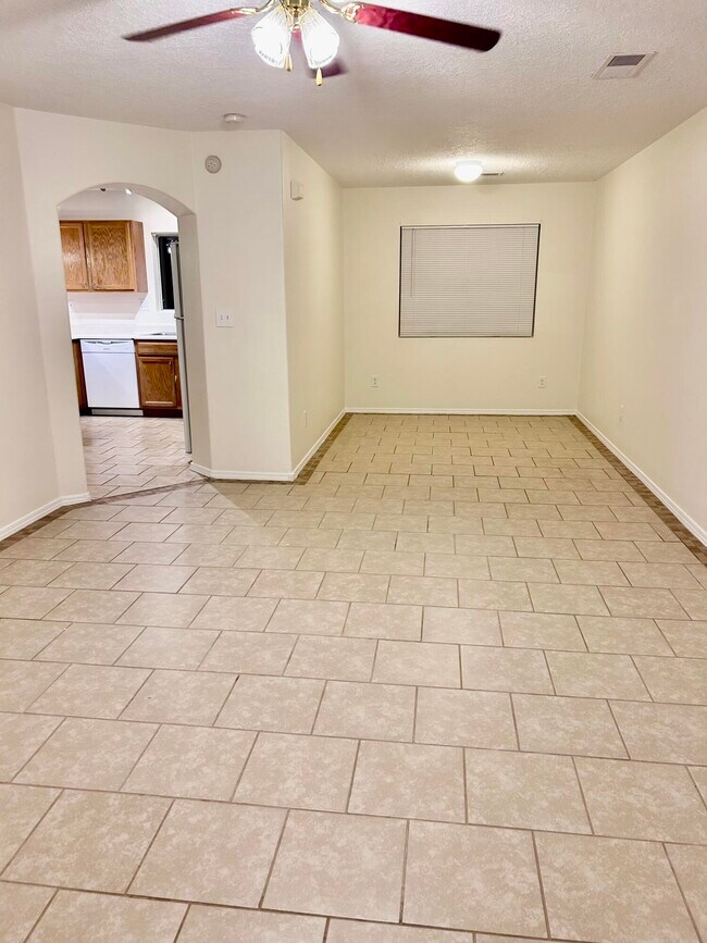 Foto del edificio - 6137 Vaughn Dr NE