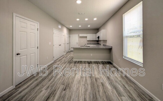 Foto del edificio - 2532 N Davis St