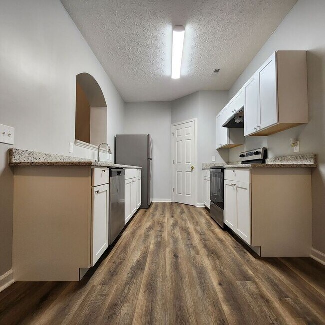 Building Photo - 4095 Robin Cir