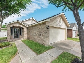 Building Photo - 7307 Village Lake Dr