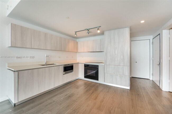 Foto del edificio - 3131 NE 7th Ave