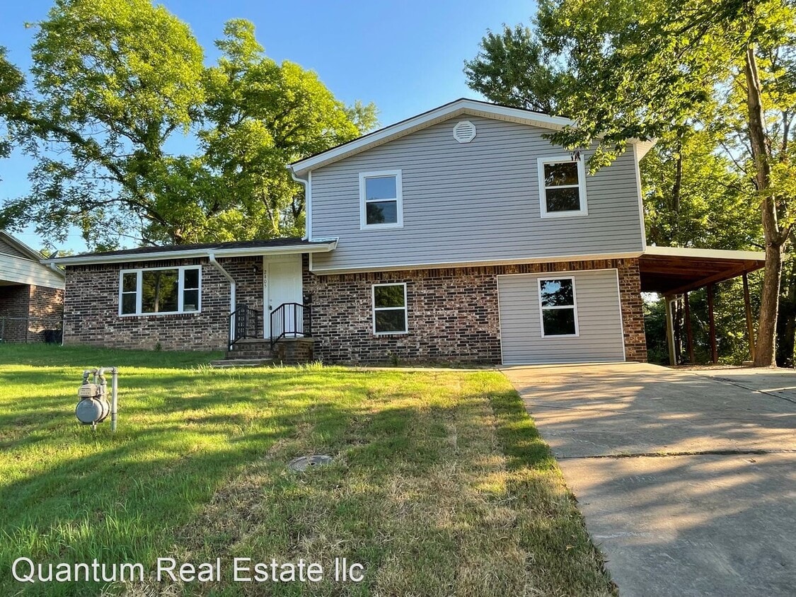 5 br, 2 bath House 2405 Alma Blvd House for Rent in Van Buren, AR