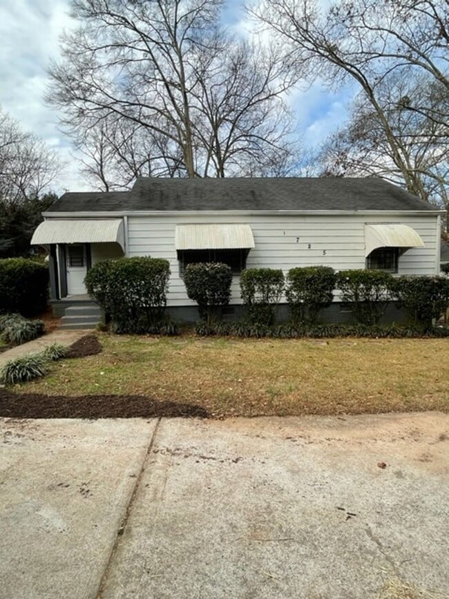 Building Photo - 1725 Belcher Cir