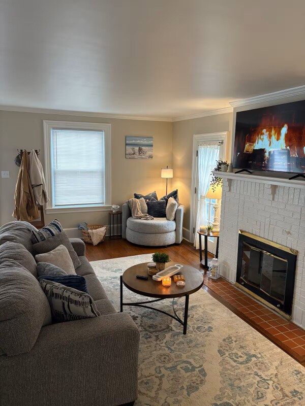 Primary Photo - 119 N Clermont Ave