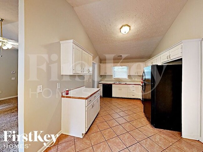 Building Photo - 40 Meeler Dr