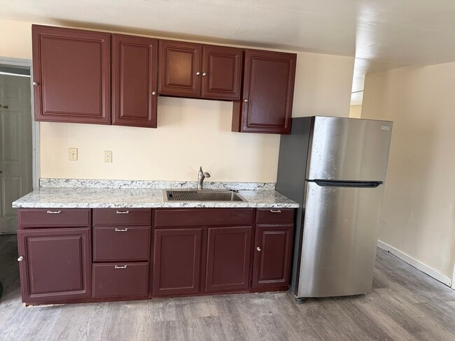 Building Photo - 13 Moores Ct