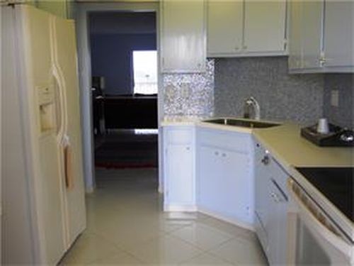 Foto del edificio - 9101 W Sample Rd