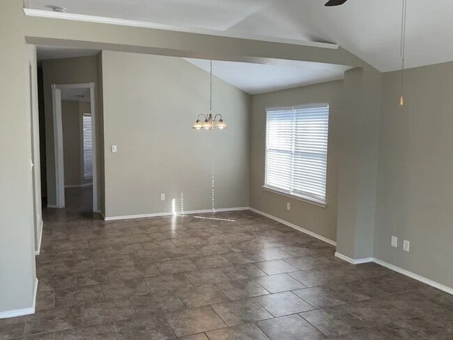 Foto del edificio - 1701 Cedar Tree Dr