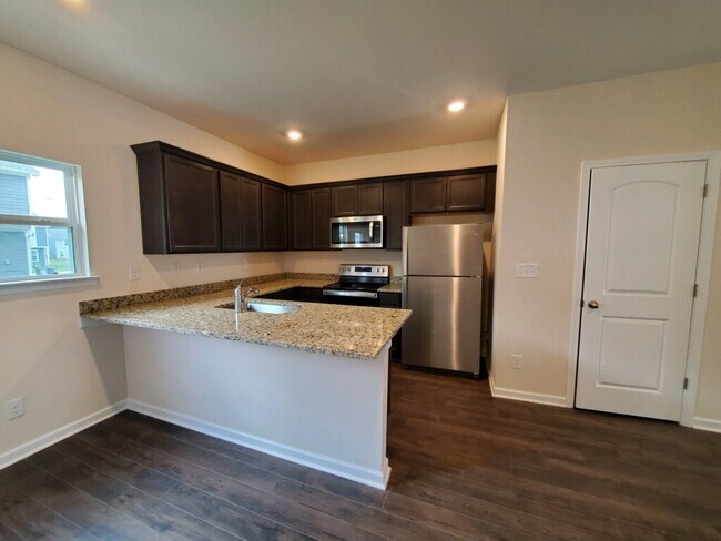 Building Photo - 6075 Cullen Dr