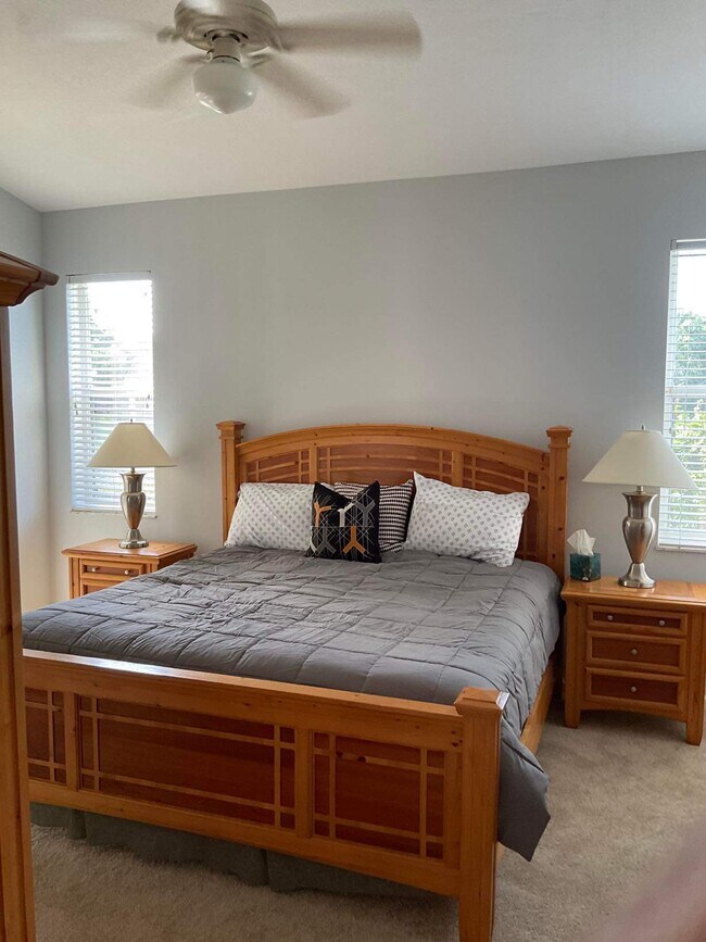 Foto del edificio - 9225 Wentworth Ln