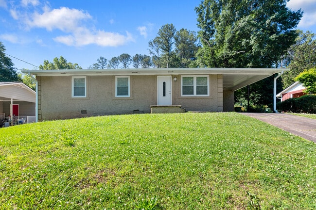 Photo - 1380 Plaza Ave SW House