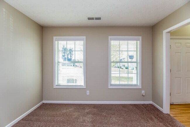 Building Photo - 2070 Pleasant Hollow Dr