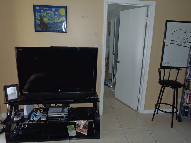 Foto del edificio - 2423 NW 89th Dr