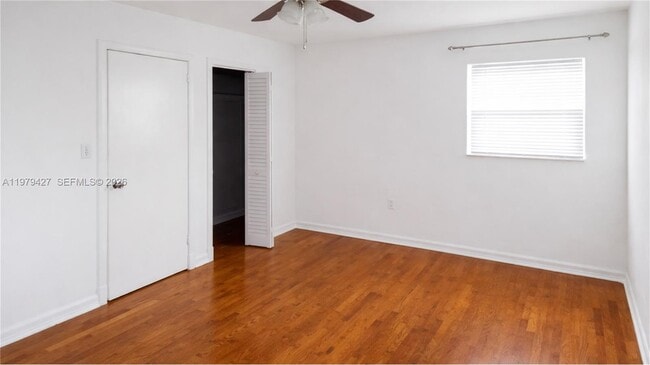 Foto del edificio - 2135 Bay Dr