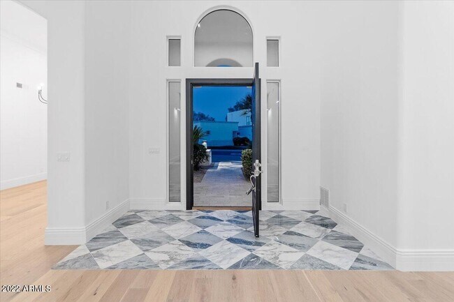 Foto del edificio - 9980 N 78th Pl