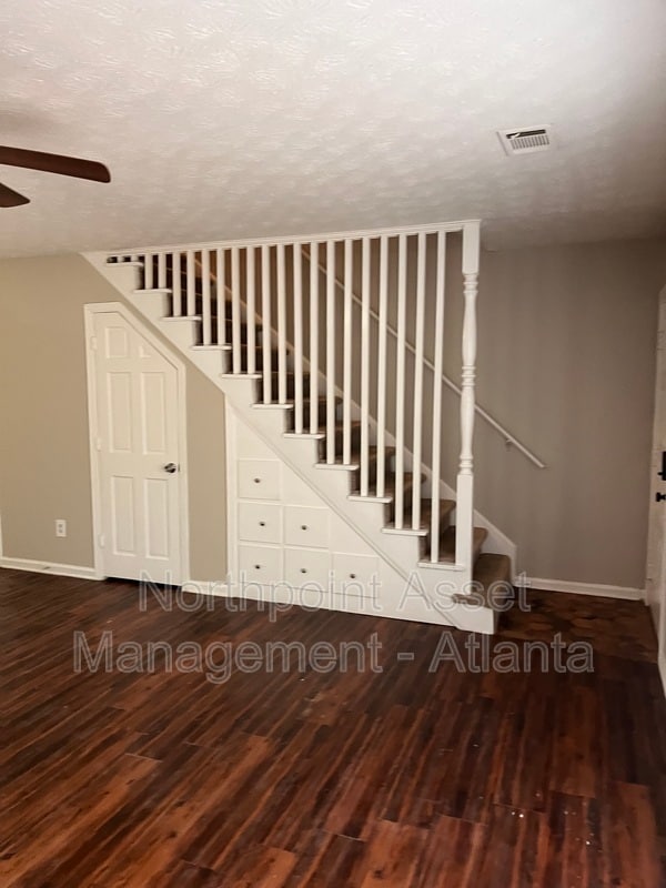 Building Photo - 5347 Ridgemere Ct