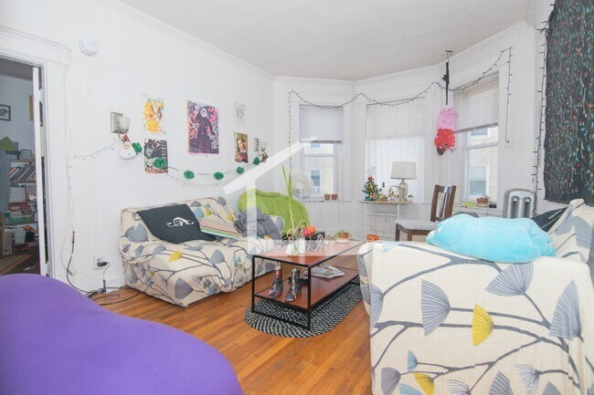 Foto del edificio - Allston 3 bed apartment - 9/1