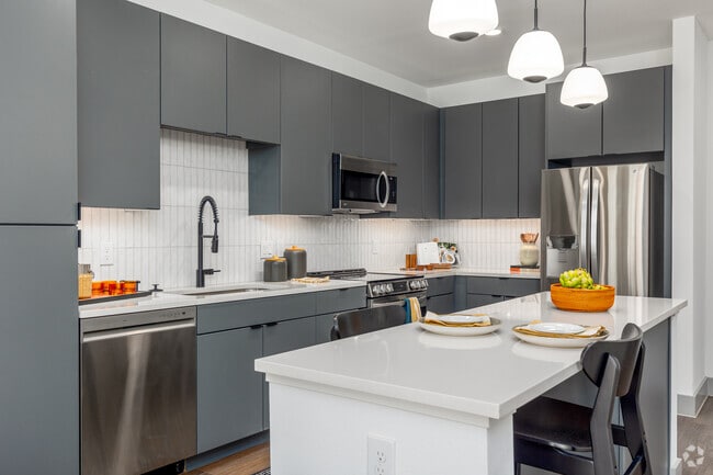 1BR, 1BA - 802SF | 1C - Kitchen - Tapestry at the Realm