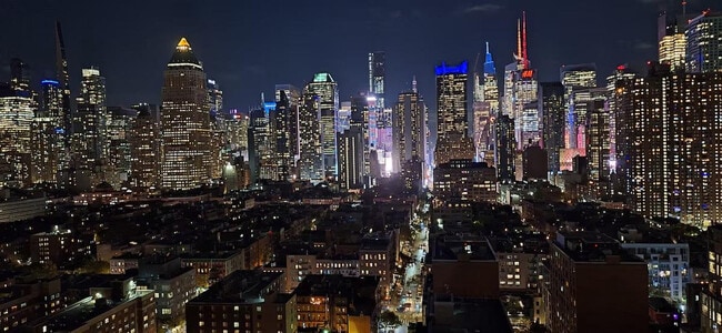 Foto del edificio - 469 W 42nd St