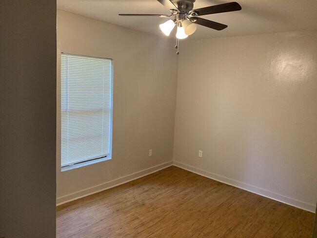 Building Photo - 414 Kesterson Dr