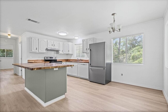 Building Photo - 401 Conde Ave