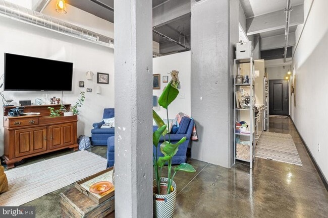 Building Photo - 1701 Tulip St