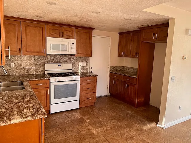Building Photo - 13669 Balboa Ct