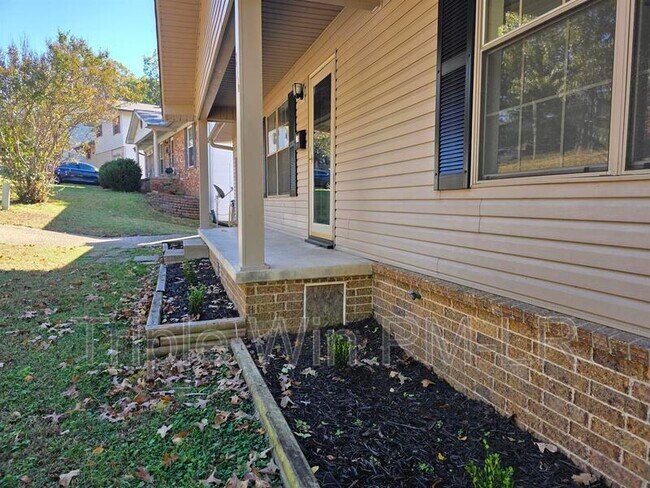 Foto del edificio - 216 Windhill Dr