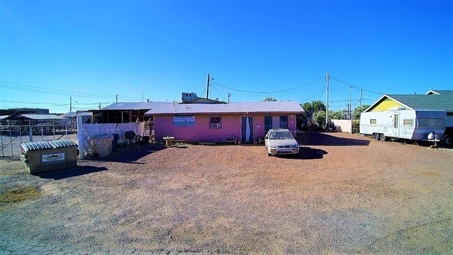 Building Photo - 104 E Roosevelt Ave