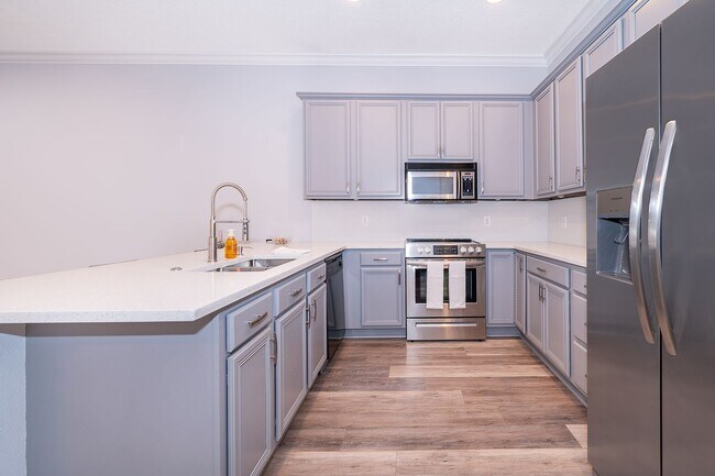 Building Photo - 3 Bedroom 2.5 Bathroom 2 Story Townhouse a...
