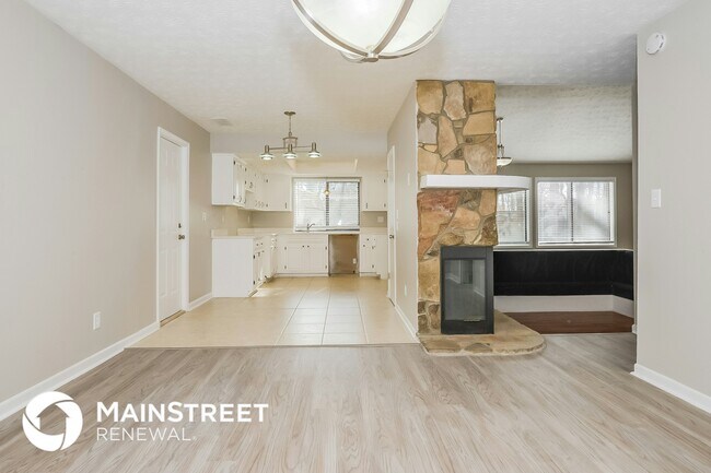 Foto del edificio - 749 Post Rd Ln