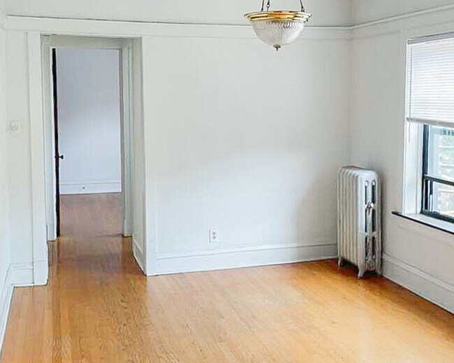 Foto del edificio - 1448 W Cornelia Ave