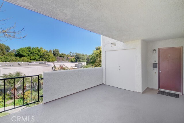 Building Photo - 2257 Via Puerta