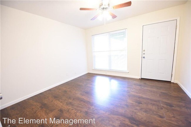 Building Photo - 5124 Live Oak St