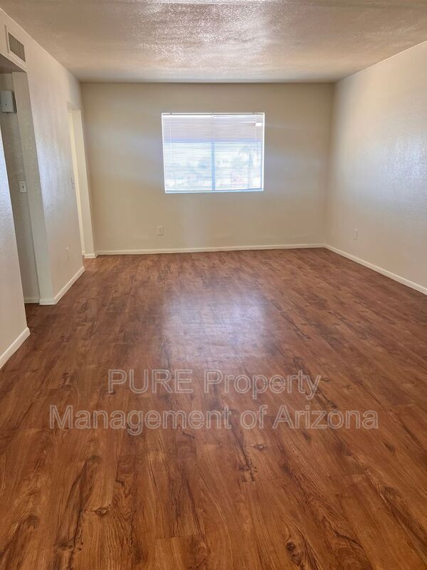 Foto del edificio - 231 E 2nd Ave