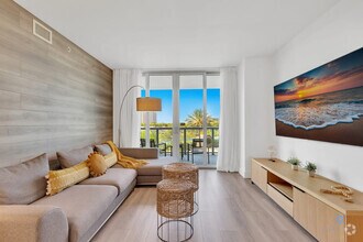 Building Photo - 2602 E Hallandale Beach Blvd