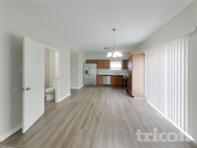 Foto del edificio - 6250 Emerald Field Way