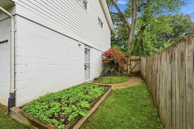 Foto del edificio - 14407 Oakvale St