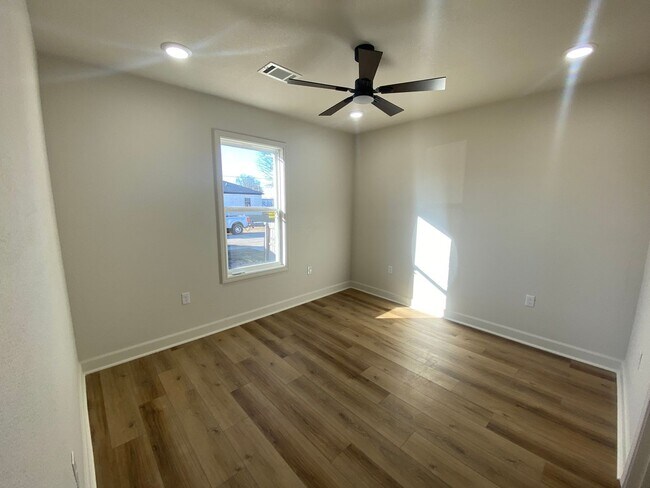 Foto del edificio - 2110 Clark St