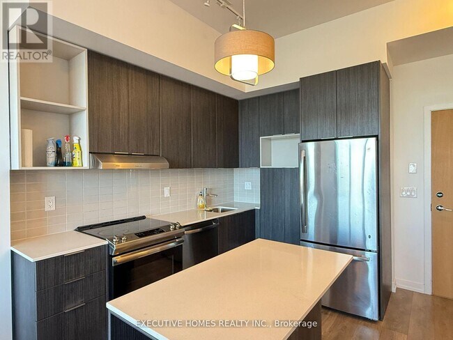 Photo du bâtiment - 2520 Eglinton Ave W