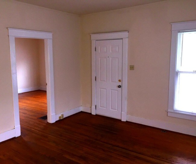 Building Photo - 1008 Rogers St