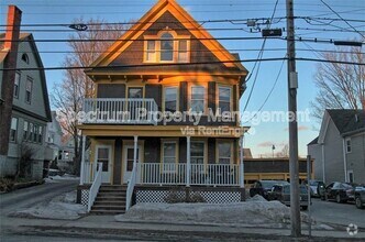 Building Photo - 367 Turner St